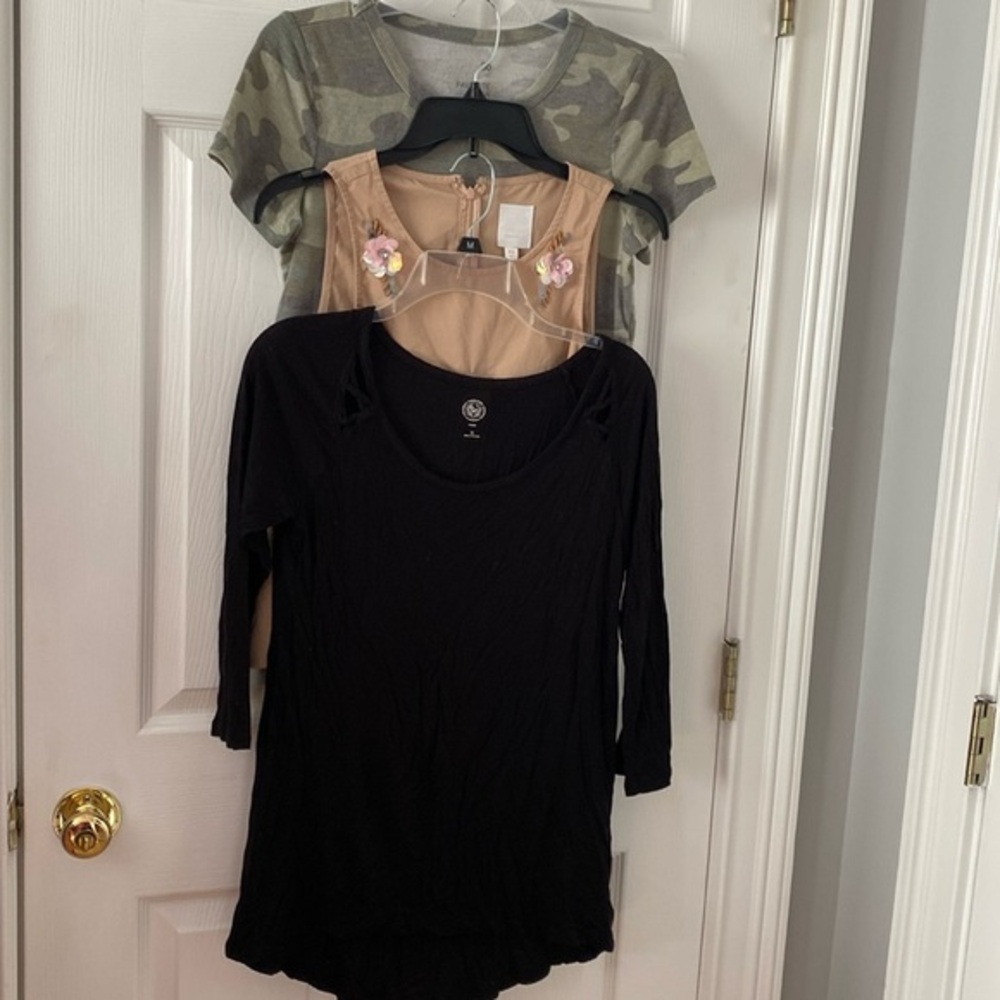 Bundles of women tops
